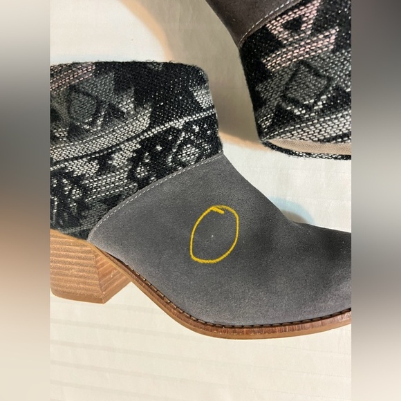 Toms Womens Leila Gray Suede Wool Tribal Ankle Boots Booties Size 6 - Picture 10 of 13